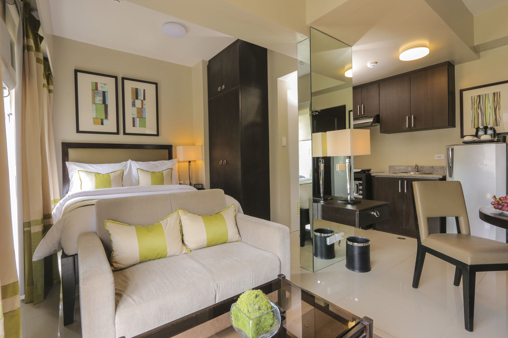 Bellini Suites At Presidio, Lakefront Muntinlupa City Kültér fotó