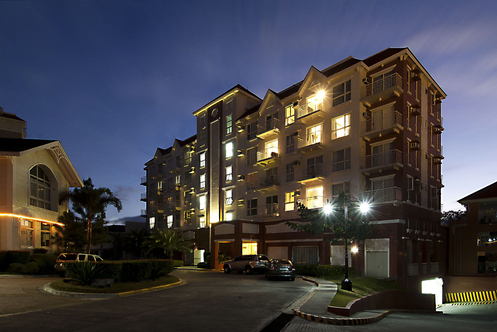 Bellini Suites At Presidio, Lakefront Muntinlupa City Kültér fotó